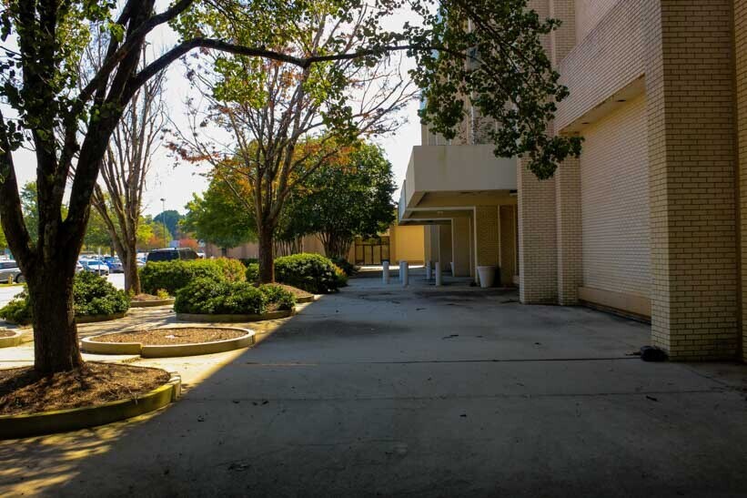 More Photos Of 2731 Candler Rd, Decatur General Retail For Lease