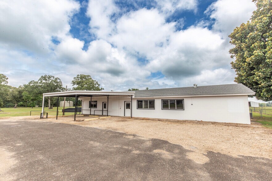 More Photos Of 4846 US Highway 67 W, Simms Daycare Center For Sale