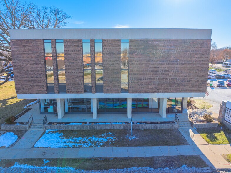 More Photos Of 10533 W National Ave, West Allis Office For Sale