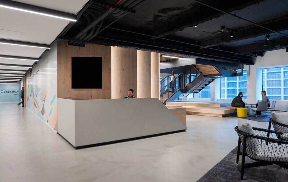 More Photos Of 120 S Riverside Plz, Chicago Business Park For Lease