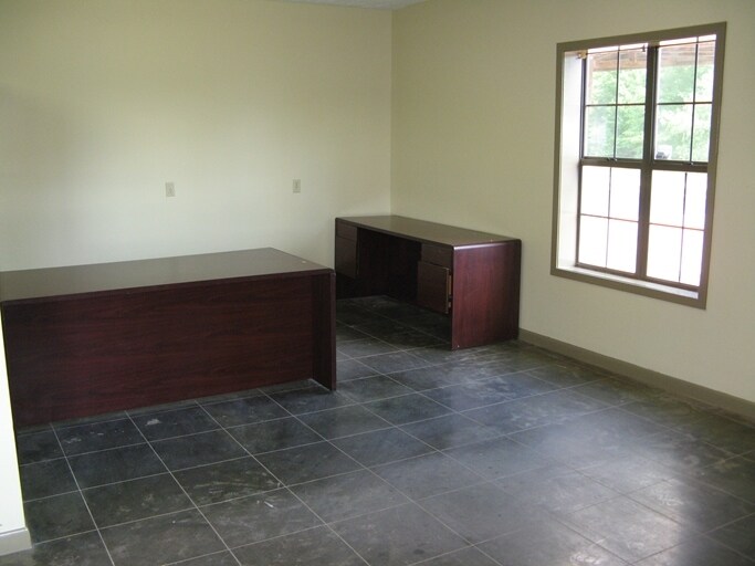 More Photos Of 1485 Industrial Dr, Bolton Warehouse For Sale