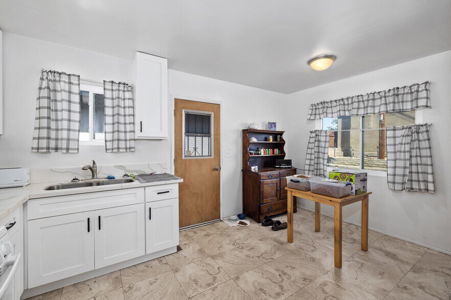 More Photos Of 2241-2247 Prospect St, National City Apartments For Sale
