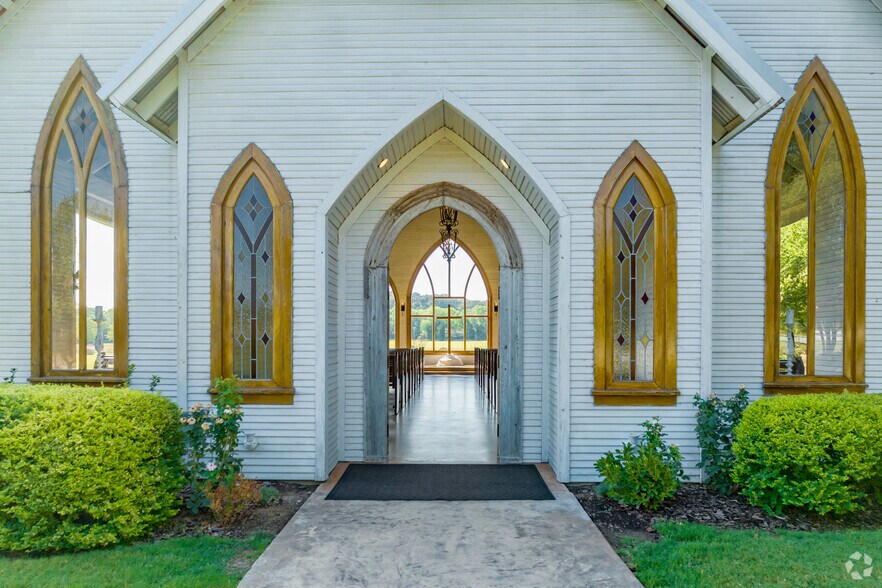 More Photos Of 3002 Azle Hwy, Weatherford Lodge Meeting Hall For Sale