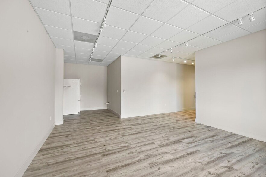 More Photos Of 110 Commercial Blvd, Flat Rock Manufacturing For Sale