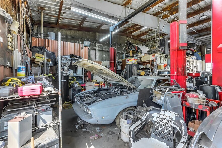 More Photos Of 8504 Hillcroft St, Houston Warehouse For Sale