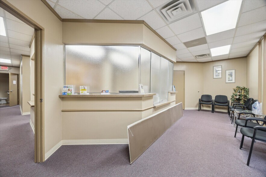 More Photos Of 6504 Memorial Dr, Texas City Medical For Sale