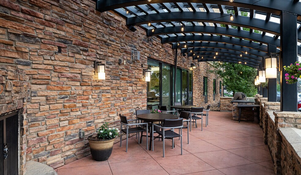 More Photos Of 4100 N Kittredge St, Denver Hotel For Sale