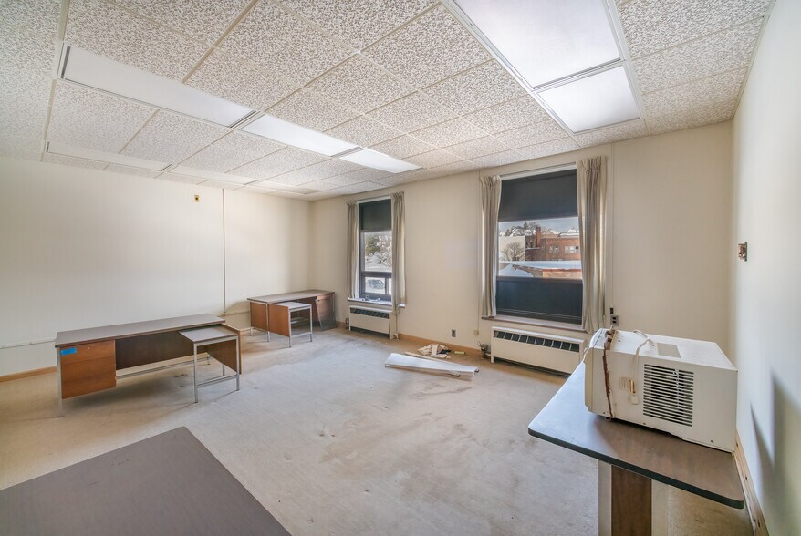 More Photos Of 100-106 S Main st, Ishpeming Bank For Sale