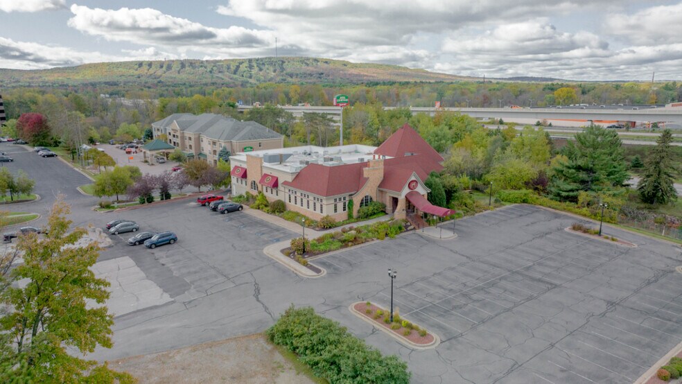 More Photos Of 2305 Sherman St, Wausau General Retail For Sale