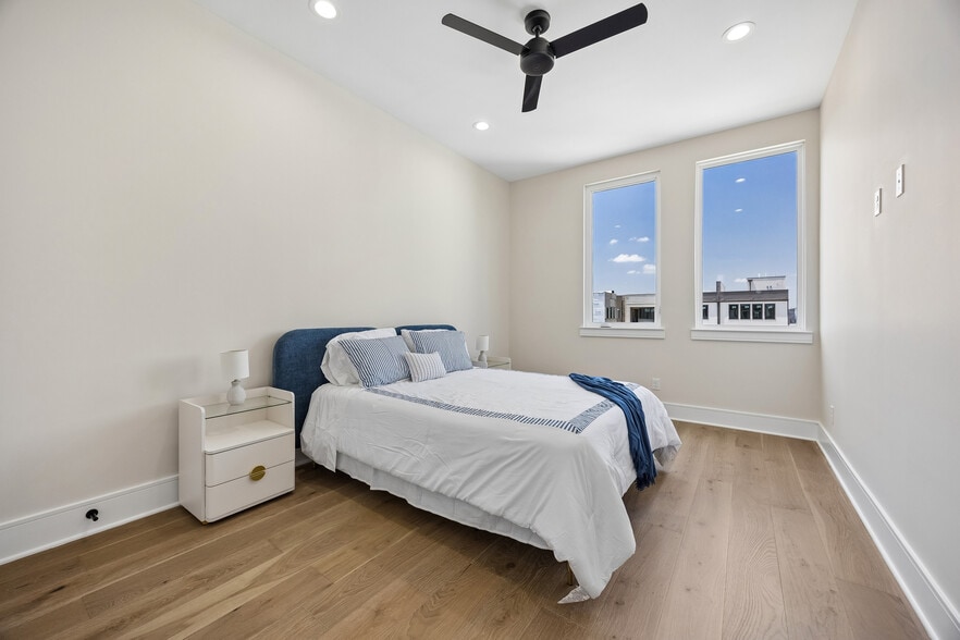 More Photos Of 5821 Winsome Ln, Houston Apartments For Sale