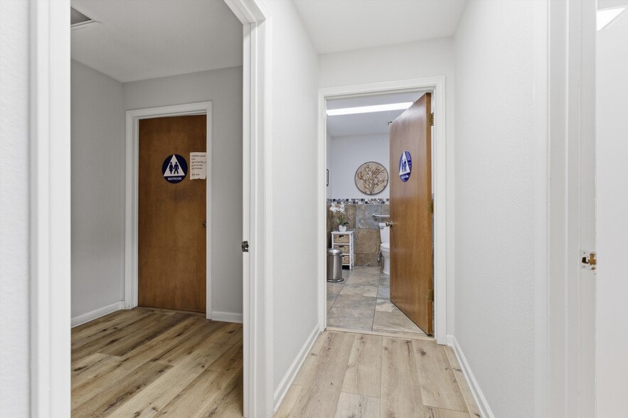 More Photos Of 44709 Date Ave, Lancaster Medical For Sale
