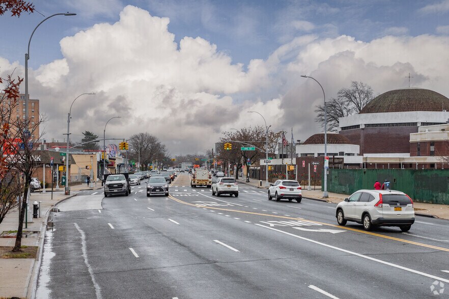 More Photos Of 195-20 Northern Blvd, Flushing Land For Lease