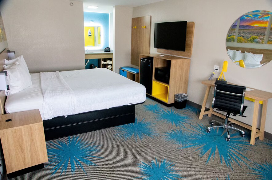 More Photos Of 2102 S Coulter St, Amarillo Hotel For Sale