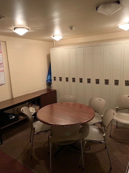 More Photos Of 6225 W Touhy Ave, Chicago Medical For Lease