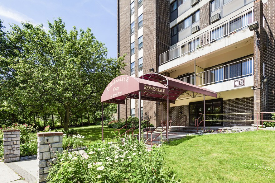 More Photos Of 72 Spruce St, Stamford Apartments For Sale