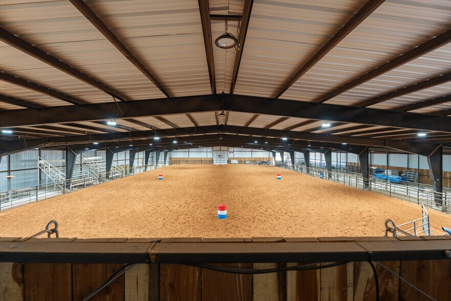 More Photos Of 13354 E 520 Rd, Colcord Sports And Entertainment For Sale