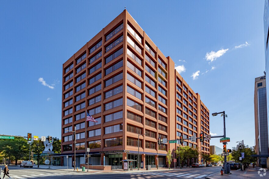 More Photos Of 401 Market St, Philadelphia Office For Lease