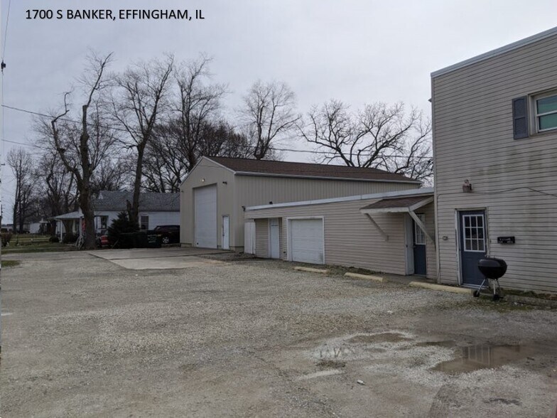 More Photos Of 1700 S Banker St, Effingham Storefront Retail Residential For Sale
