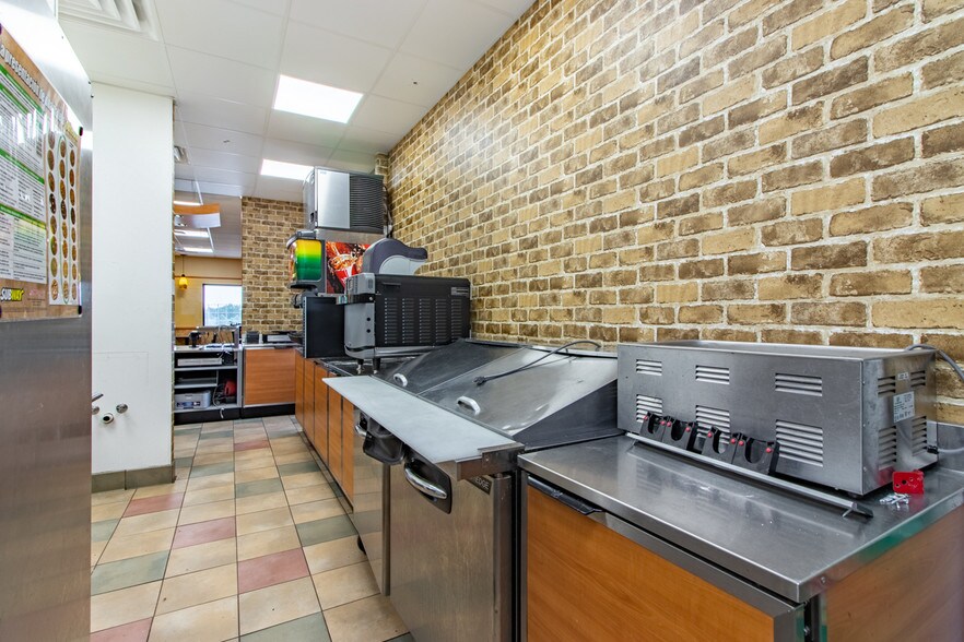 More Photos Of 407 S 4th St, Dunlap Storefront Retail Office For Lease