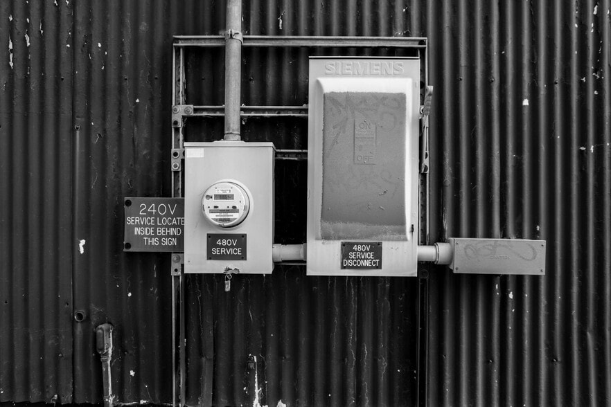 More Photos Of 2249 Lipan St, Corpus Christi Industrial For Sale