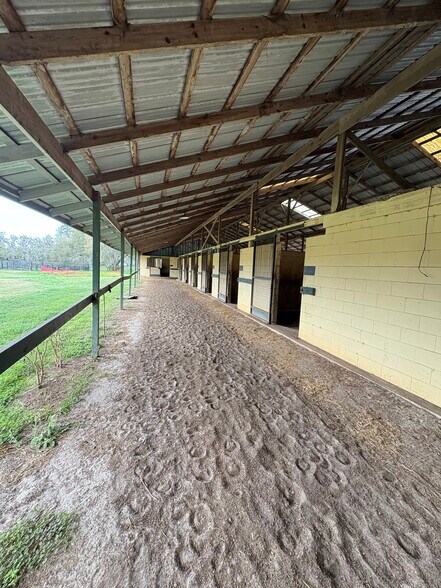More Photos Of 9400 NW 160th St, Reddick Horse Stables For Sale