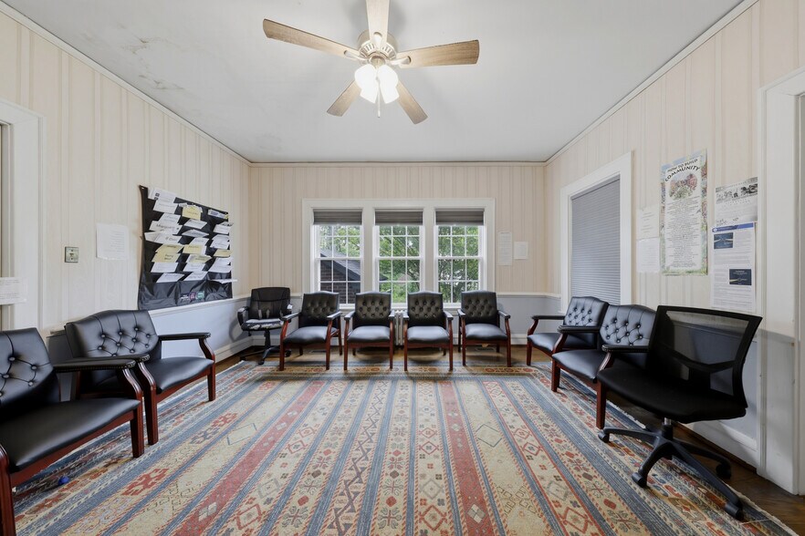 More Photos Of 18697 Forest Rd, Lynchburg Office For Sale