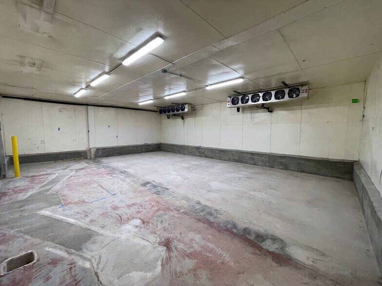 More Photos Of 2423 E University Dr, Phoenix Refrigeration Cold Storage For Sale