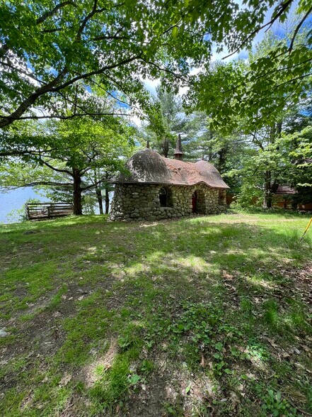 More Photos Of 50 Jacobs Rd, Moultonborough Hotel For Sale
