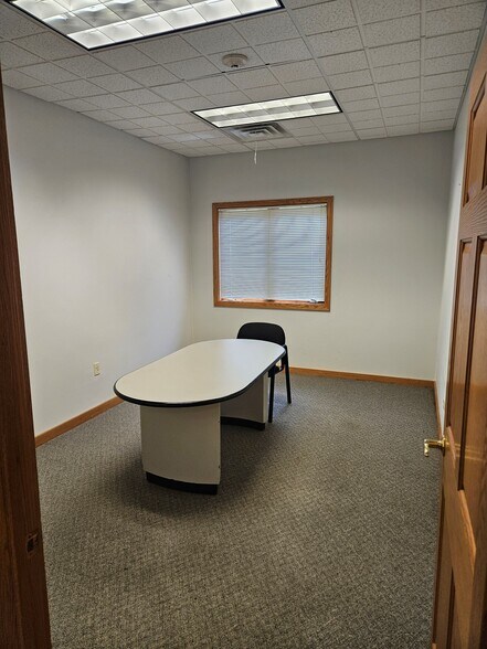 More Photos Of 6400 W College Dr, Palos Heights Medical For Lease