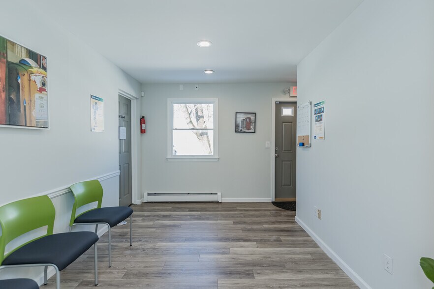 More Photos Of 128 Carleton Ave, East Islip Office For Sale