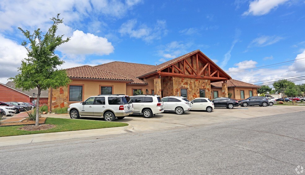 More Photos Of 7560 Glenview Dr, Richland Hills Office For Lease
