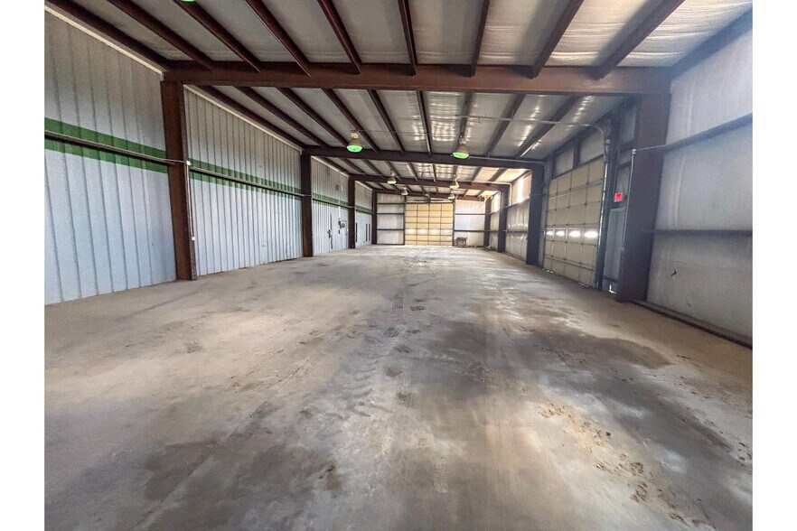 More Photos Of SE 241 SE 10 Ave, Great Bend Warehouse For Sale
