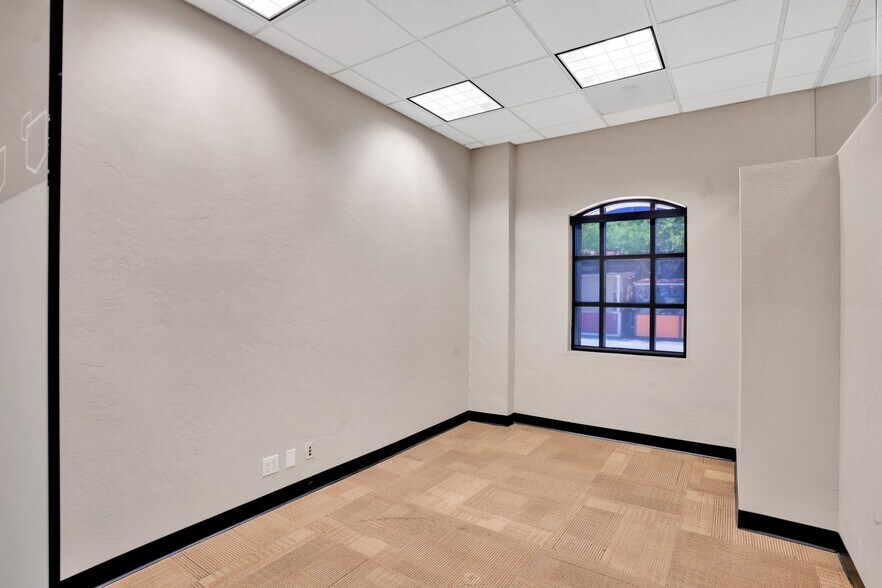 More Photos Of 780 Laurel St, San Carlos Bank For Lease