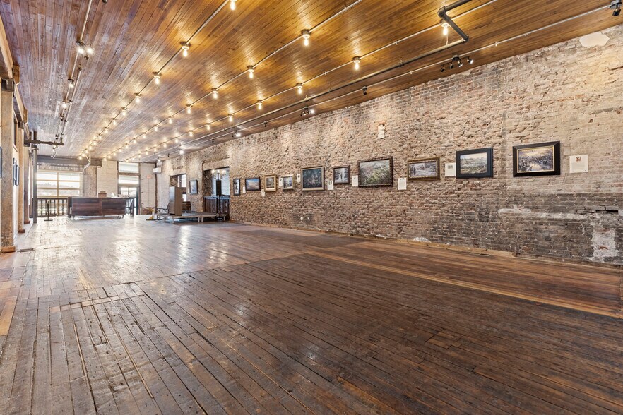 More Photos Of 1311 W 13th St, Kansas City Unknown For Lease