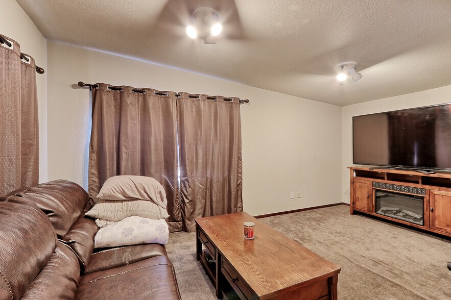 More Photos Of 30200 Highway 72, Golden Service Station For Sale