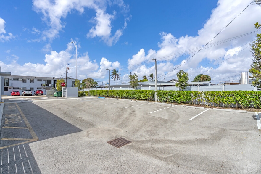 More Photos Of 875 E 41st St, Hialeah Medical For Sale