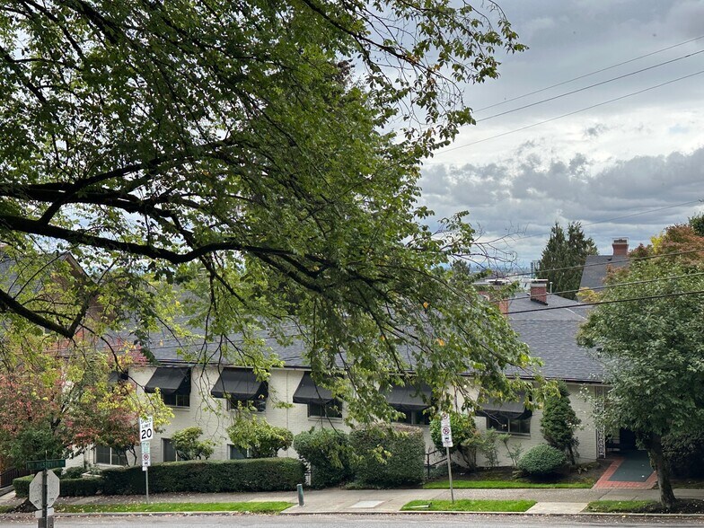 More Photos Of 800 NW 25th Ave, Portland Assisted Living For Sale