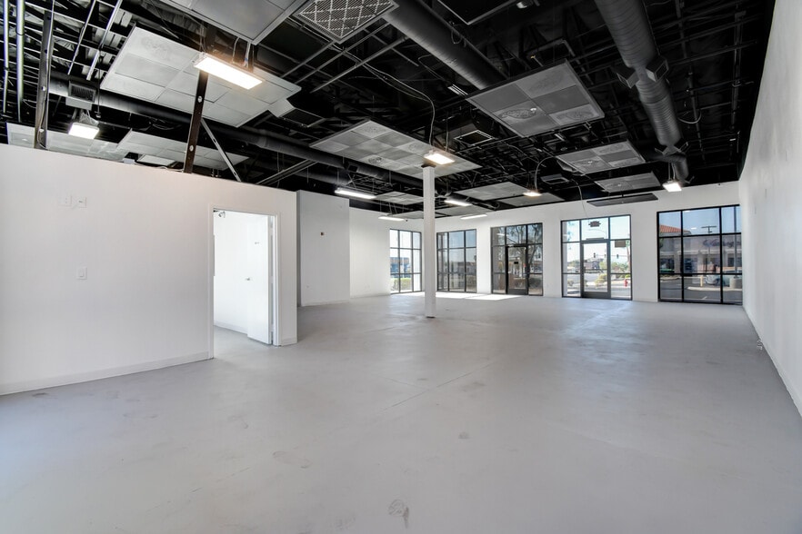 More Photos Of 4255 S Durango Dr, Las Vegas Freestanding For Lease