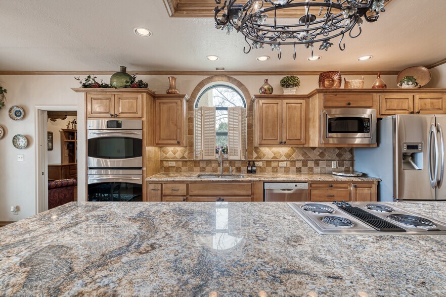 More Photos Of 505 Gilchrist Ln, Del Rio Specialty For Sale