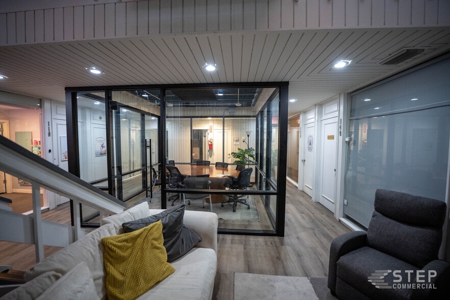 More Photos Of 1901 Kipling St, Lakewood Office For Sale