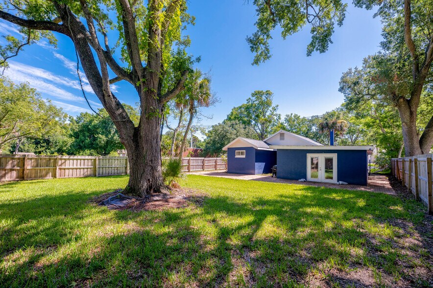 More Photos Of 112 Center St, Daytona Beach Office Residential For Sale