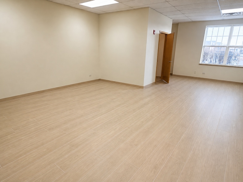 More Photos Of 11520 W 183rd St, Orland Park Medical For Lease