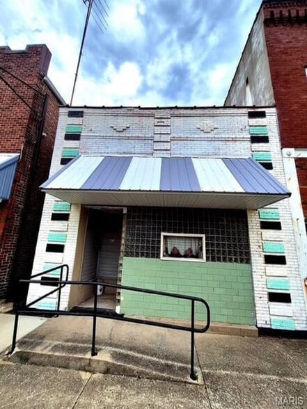 More Photos Of 205 E Central Ave, Benld General Retail For Sale