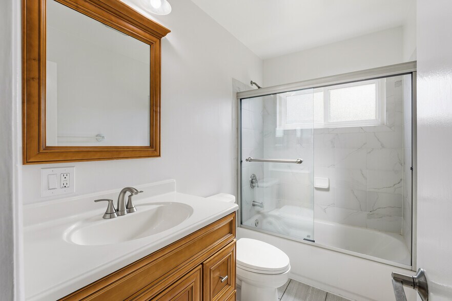 More Photos Of 2652 Jefferson St, Carlsbad Apartments For Sale