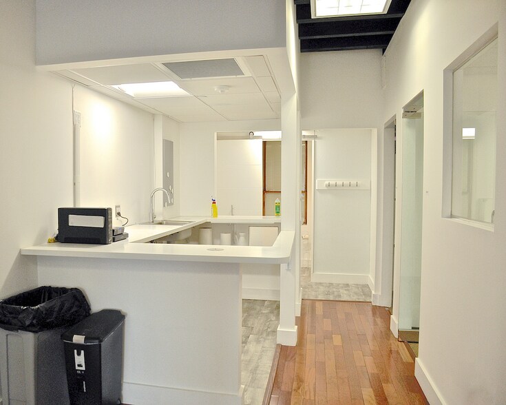 More Photos Of 240 Commercial St, Boston Storefront Retail Office For Lease