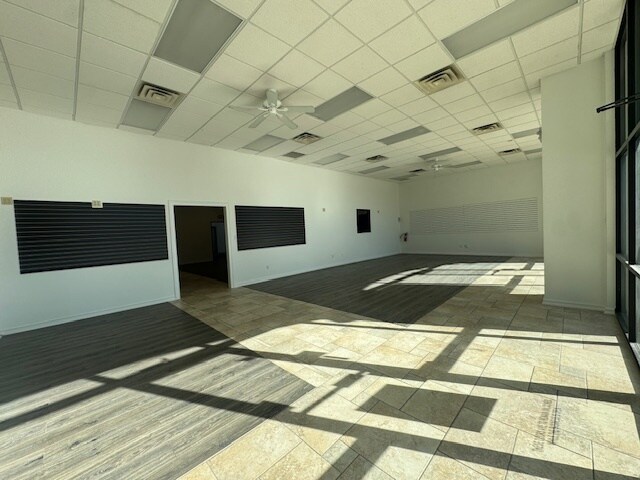 More Photos Of 1585 E Broad St, Mansfield Unknown For Lease