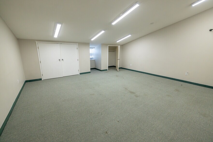 More Photos Of 800 SW 150 Hwy, Lee's Summit Office For Sale