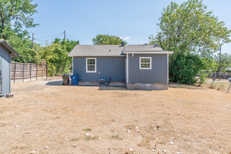 More Photos Of 6864 Pecan St, Frisco Office For Lease