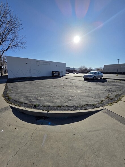 More Photos Of 38423-38425 E 9th St, Palmdale Storefront Retail Office For Sale