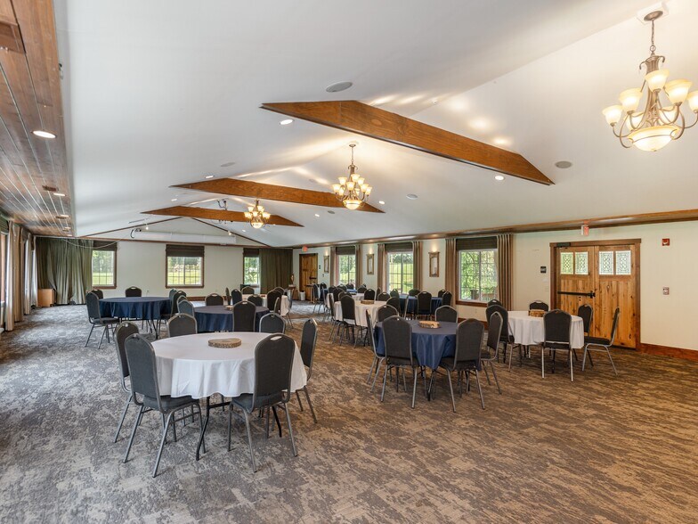 More Photos Of 8826 Boylston Hwy, Mills River Flex For Sale